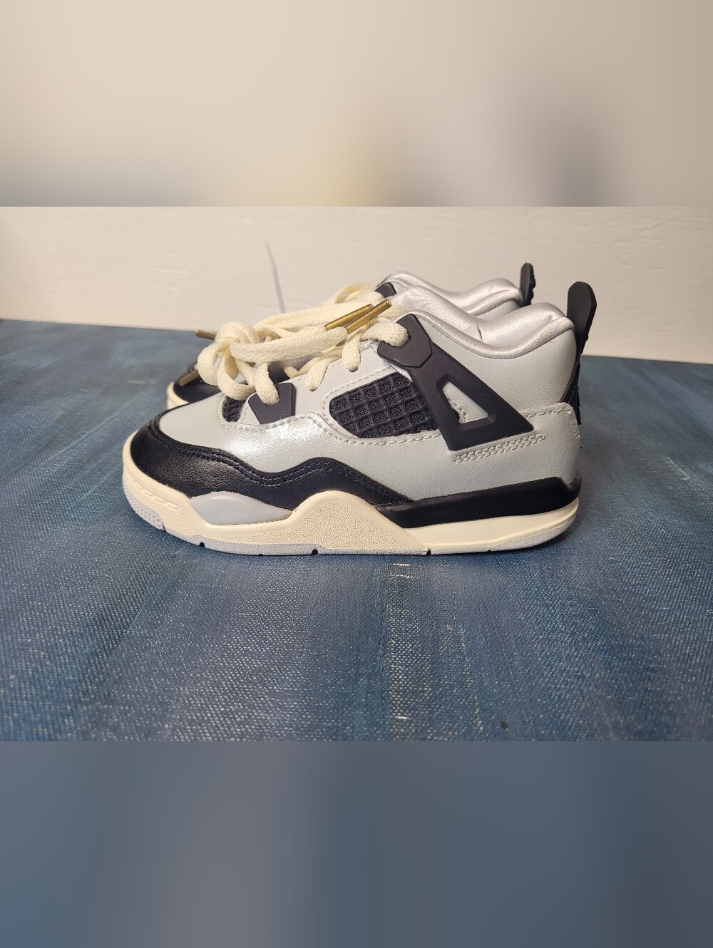 Kid's Jordan 4 Retro Pure Platinum/Metallic Gold Size 12C New